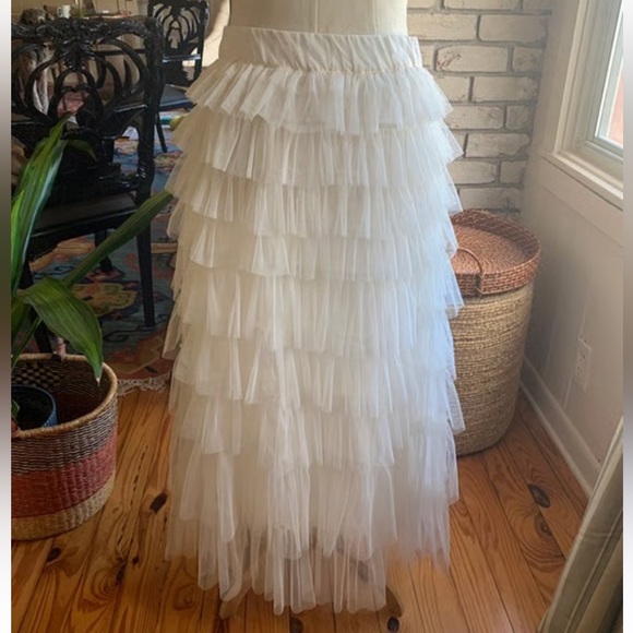 cupcakes & cashmere Cream Layered Maxi Skirt - Picture 2 of 7